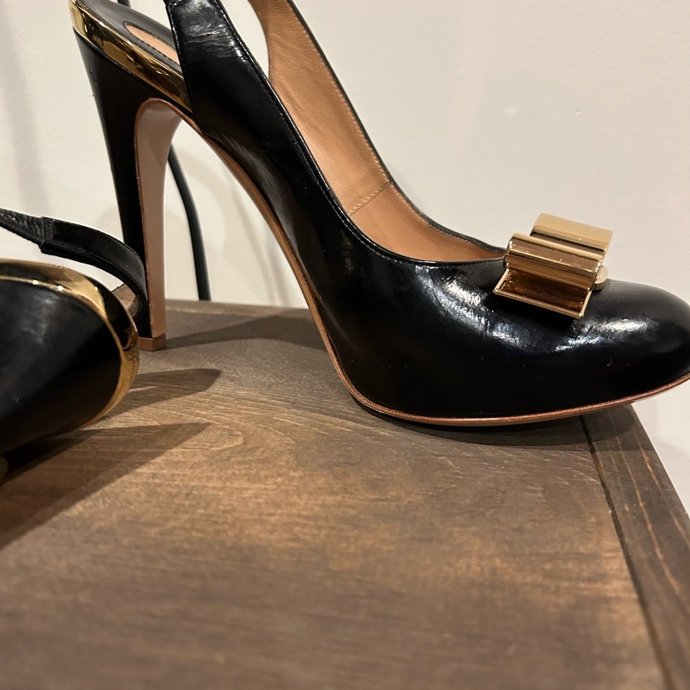 Salvatore Ferragamo Black and Gold Patent Leather Heels - Picture 5 of 6